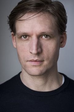 Manuel Klein interpreta Tall Auror