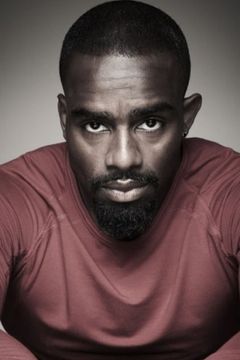 Charles Venn interpreta Transit Cop #1