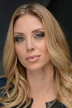 Daniella Evangelista interpreta Anne