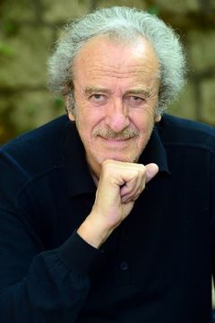 Mariano Rigillo interpreta Renato