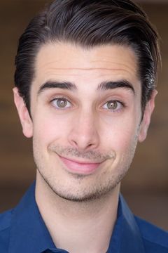 Joey Richter interpreta Voice Cast