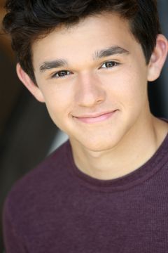 Stephen Carey interpreta Matthew - Boy in Window