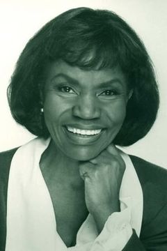 Verna O. Hobson interpreta Mavis
