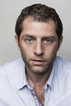 Benjamin Kitter interpreta Microbiologist Technician