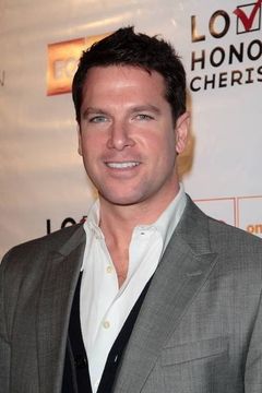 Thomas Roberts interpreta Sonar Operator