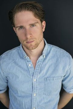 Jeremy Walmsley interpreta Aaron