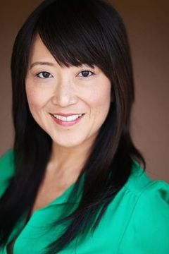 Stella Choe interpreta Asian Cheerleader
