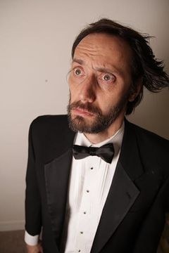 Eric Frentzel interpreta William Mahan