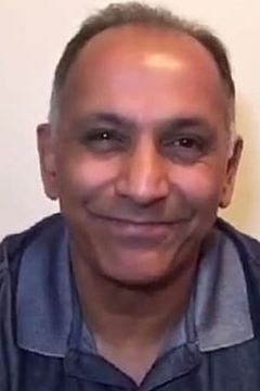 Kirit Kapadia interpreta Mr. Singh