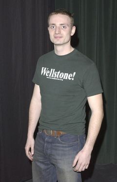 Peter Thoemke interpreta Frank Richie
