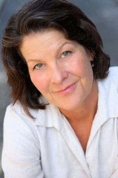 Hayden Saunier interpreta Darren's Mom