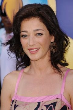 Moira Kelly interpreta Alla Shustervich