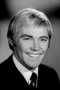 Dennis Cole interpreta Blonde Youth (uncredited)
