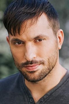 Juan Javier Cardenas interpreta Alejandro Usteves