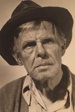 Frank Darien interpreta Lars