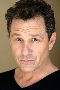 Andrew Fiscella interpreta James McCreedy