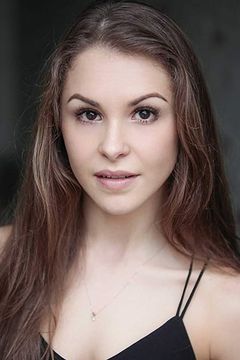 Zoe Arshamian interpreta Dancer