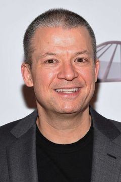 Jim Norton interpreta George