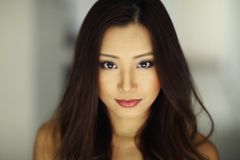 Agnes Mayasari interpreta Bikini Girl