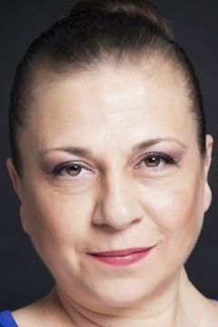 Güneş Hayat interpreta Esma Demiralp