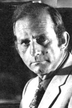 Mario Ingrassia interpreta Court Officer (uncredited)