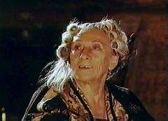 Tamara Timofeeva interpreta The Woman in the Crowd of People Seeing Off (uncredited)