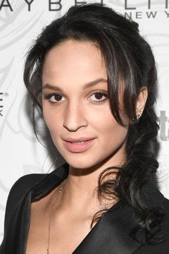 Ruby Modine interpreta Sierra Morton