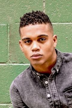 Devin Walker interpreta All Star Jaguars Dancer / Dancer