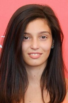 Gaia Girace interpreta Lila (Teenager)