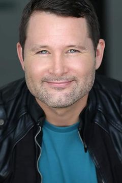 Michael D. Anglin interpreta Special Agent