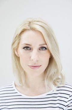 Jemma Bolt interpreta Sarah