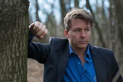 Serge Falck interpreta Clemens Gruner