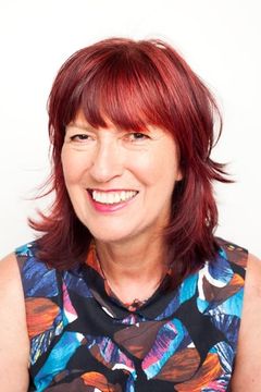 Janet Street-Porter interpreta Girl Dancing In Ricky Tick Club (uncredited)