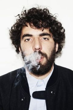 Romain Gavras interpreta French Family
