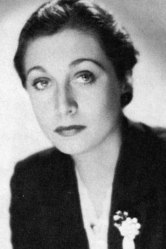 Aline MacMahon interpreta Mrs. Mavis Pegler