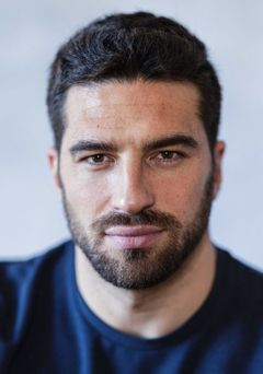 Alvise Rigo interpreta Jonah (The Trainer)