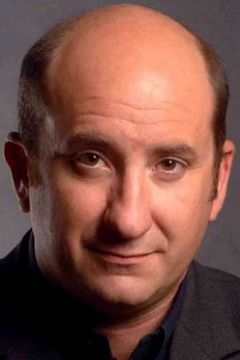 Antonio Albanese interpreta Mario Cavallaro