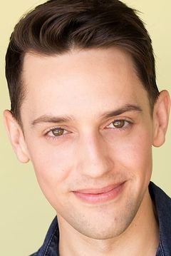 Jesse James D'Angelo interpreta Liam