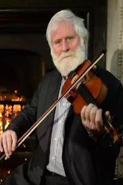 John Sheahan interpreta PC Powers