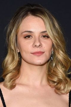 Dasha Nekrasova interpreta Comfry Pellits