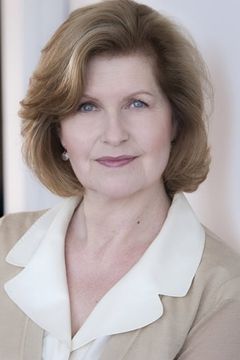 Yvonne Erickson interpreta Alice