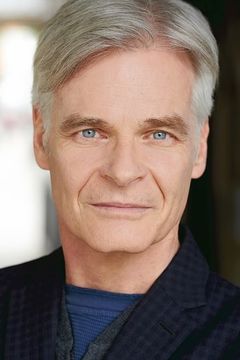 Gary Brennan interpreta LA Player