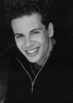 Stuart Stone interpreta Hunter