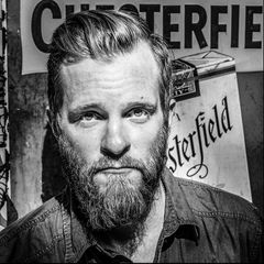 Will Bouvier interpreta National Guardsman Matthew