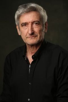 César Cambeiro interpreta Juez 2