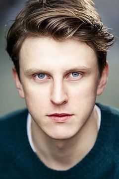 Alex Austin interpreta Pale Young Man