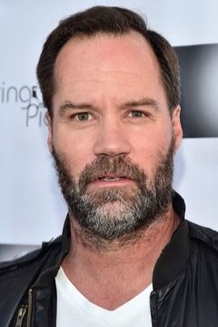 BoJesse Christopher interpreta FBI Director Chapman