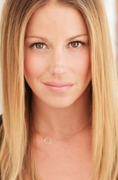 Audra Griffis interpreta Featured Dancer - Now or Never