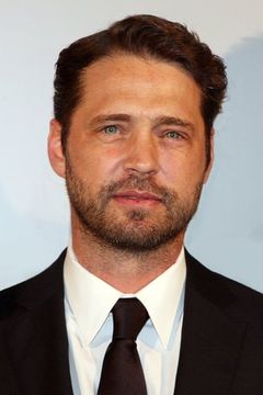 Jason Priestley interpreta Matt Shade