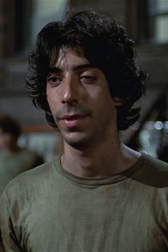 Paul Greco interpreta Sully